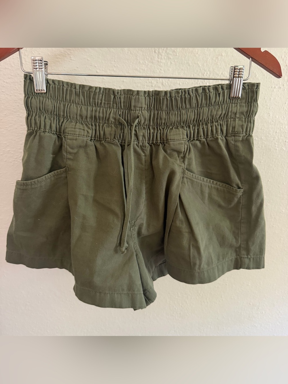 Abercrombie & Fitch Olive Paperbag Waist Shorts Women’s Small High Rise
